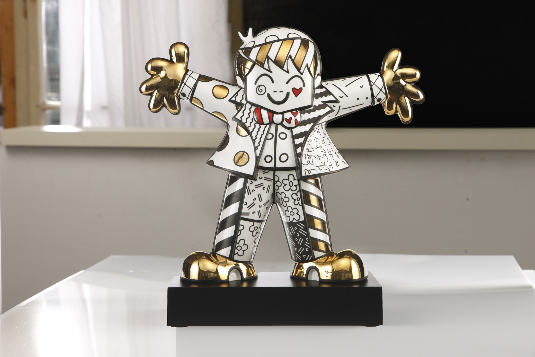 Goebel Pop Art Romero Britto Figur Golden Hug Too – Bild 2