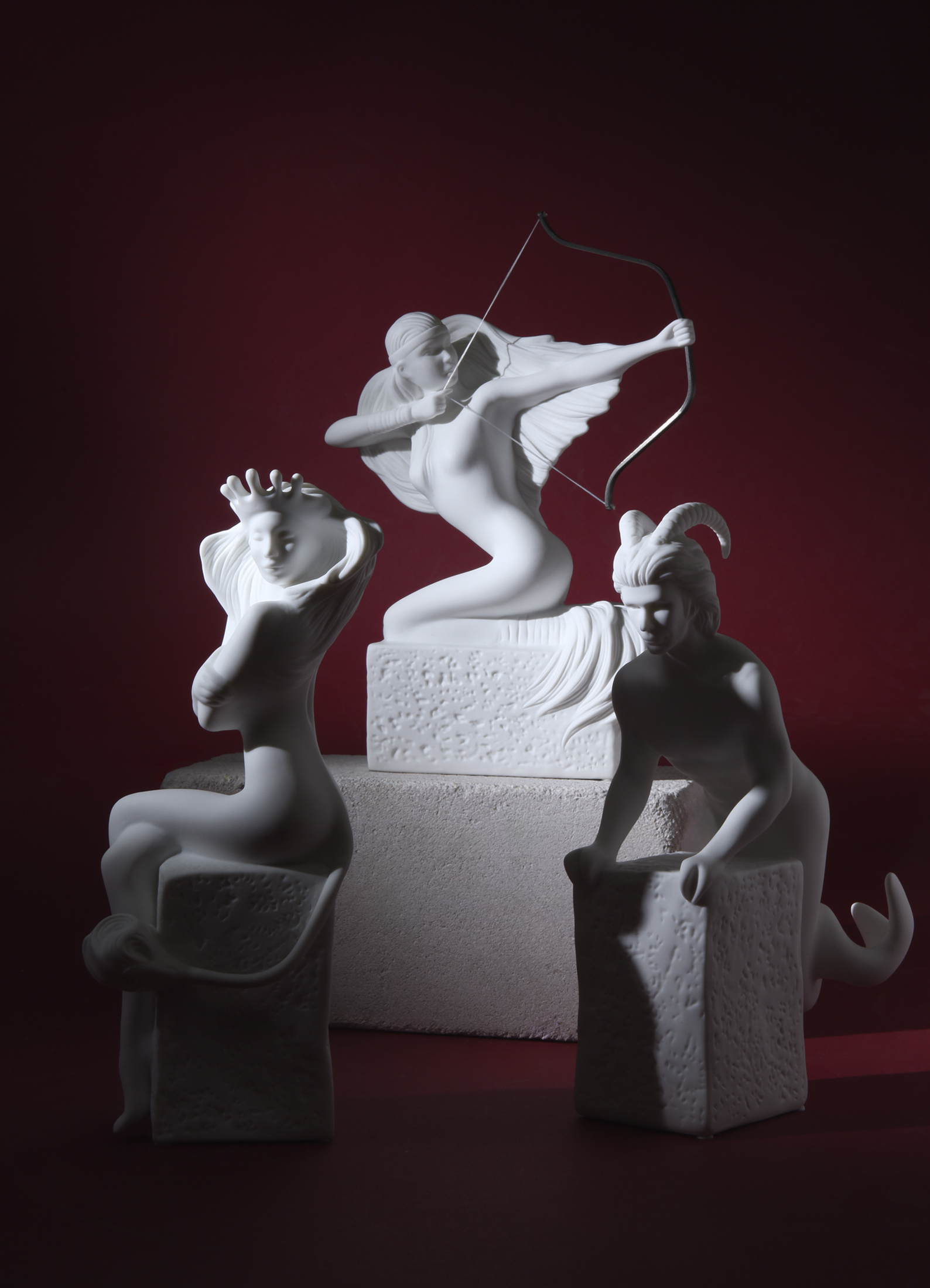 Goebel Christel Zodiacs Figur Sternzeichen Löwe, weiblich – Bild 5